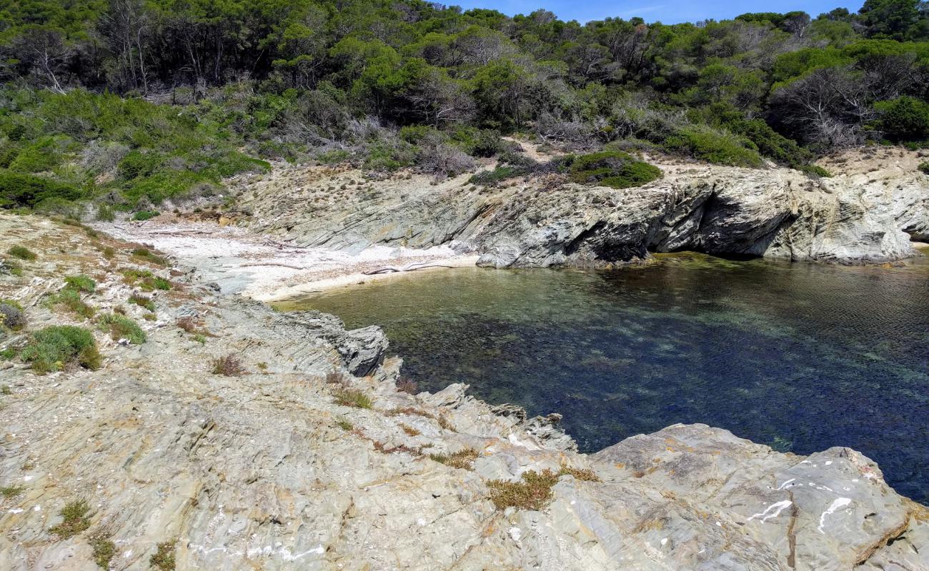 Photo of Plage de la Galere with rocks cover surface