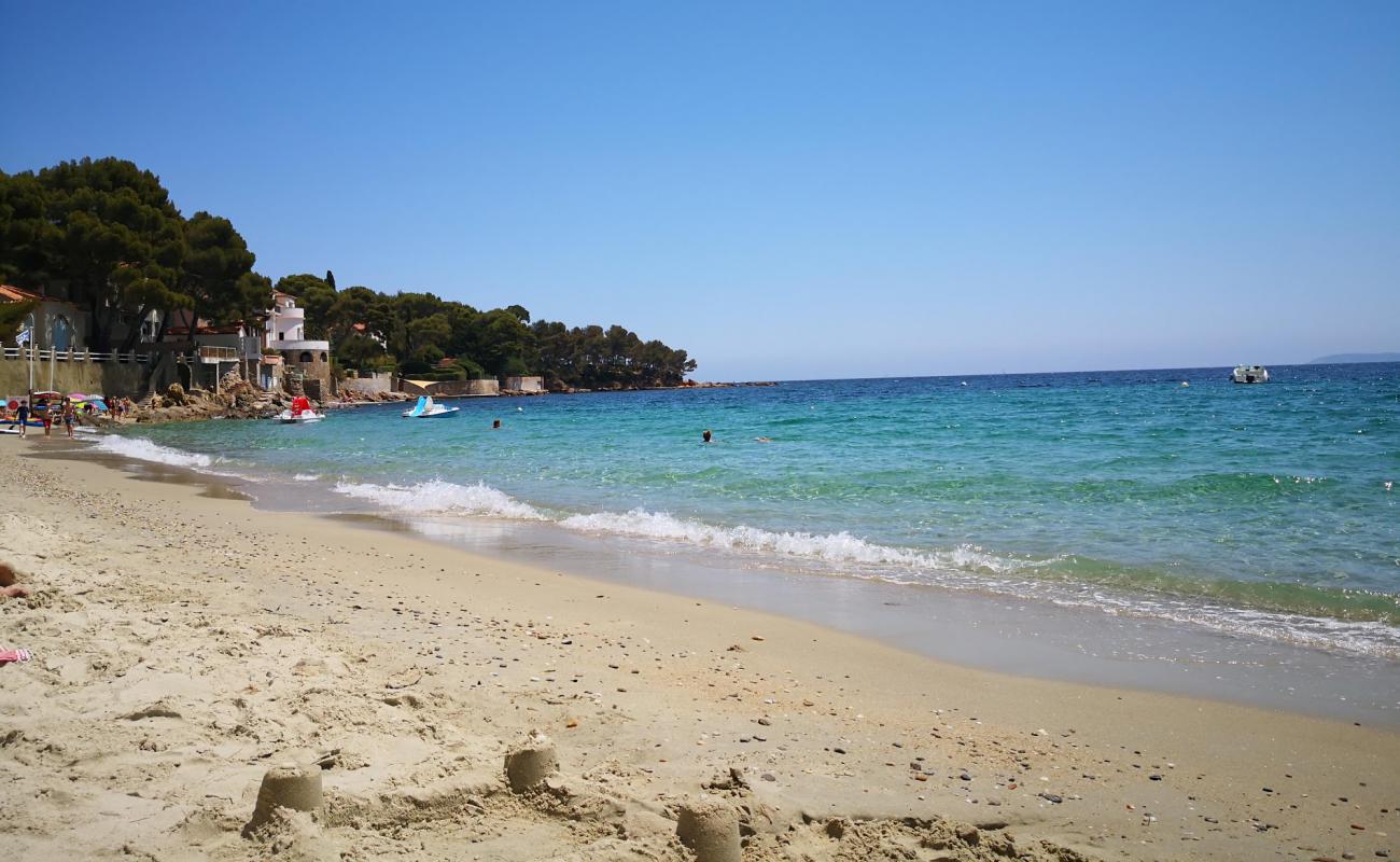 Photo of Aiguebelle beach with bright sand surface