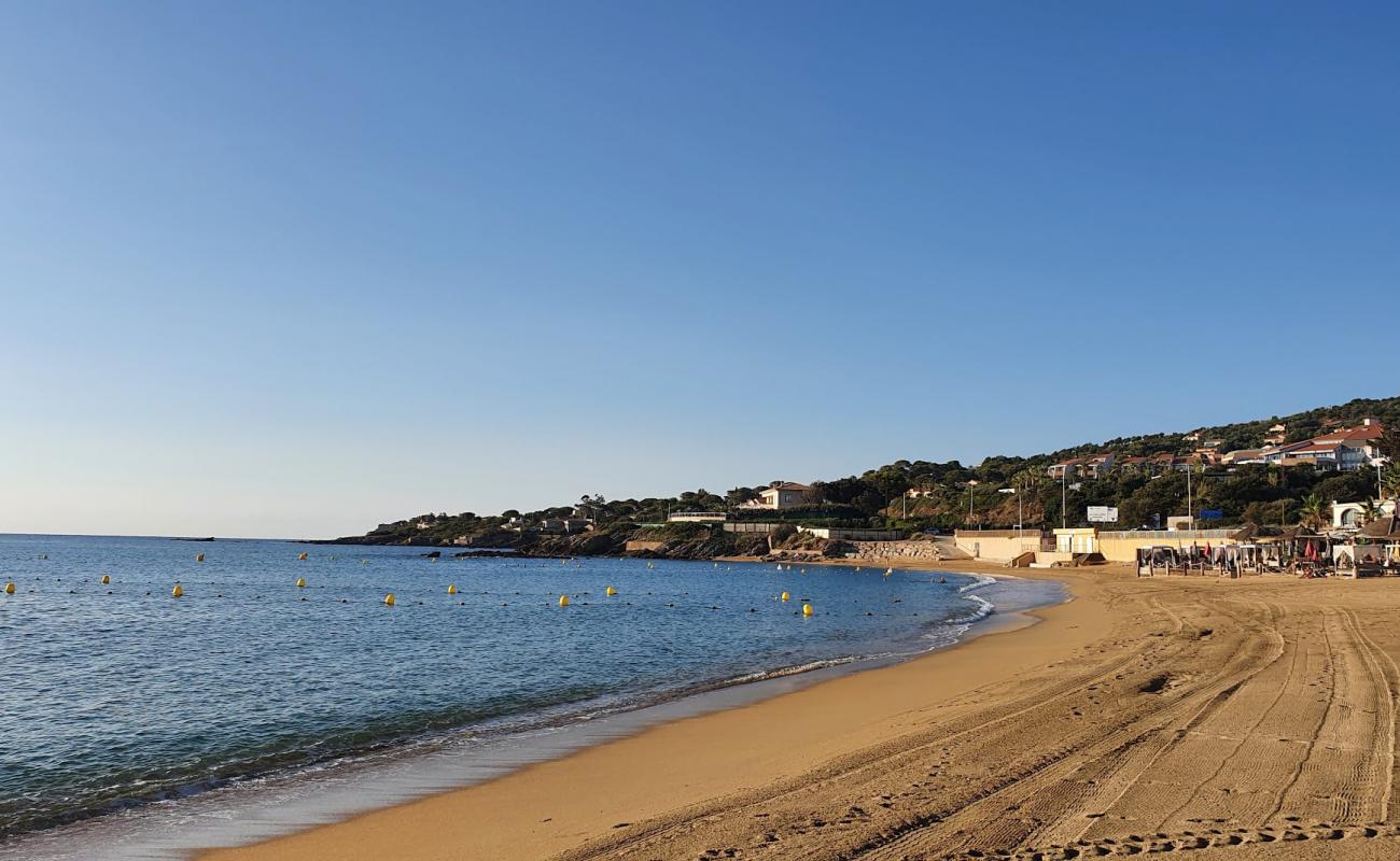 Photo of La Gaillarde beach with bright sand surface