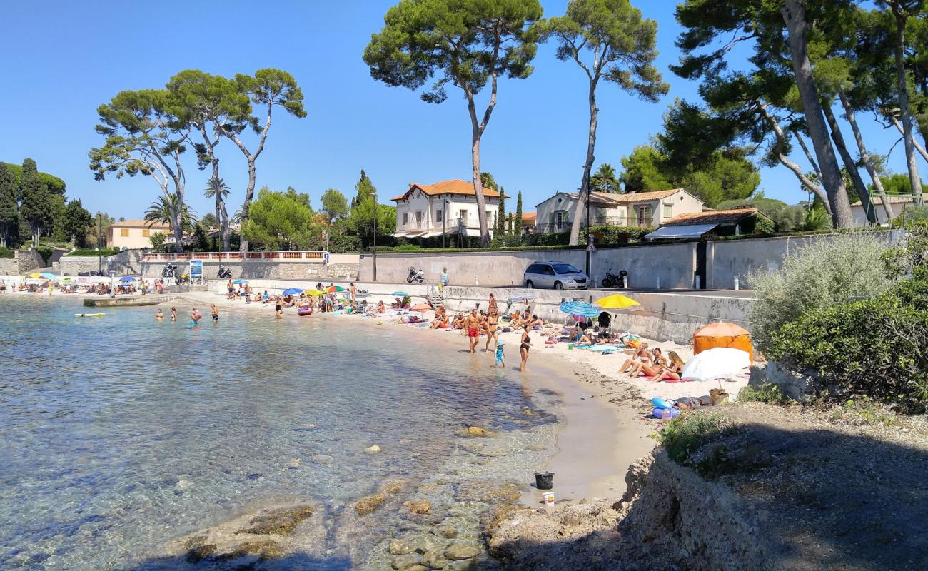 Photo of Plage des Ondes with bright fine sand surface