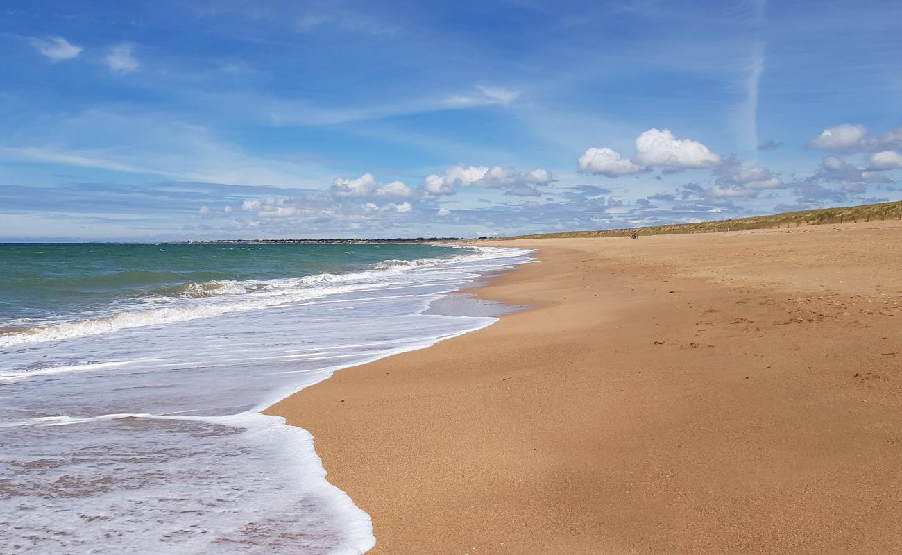 Photo of Plage des Granges with bright sand surface