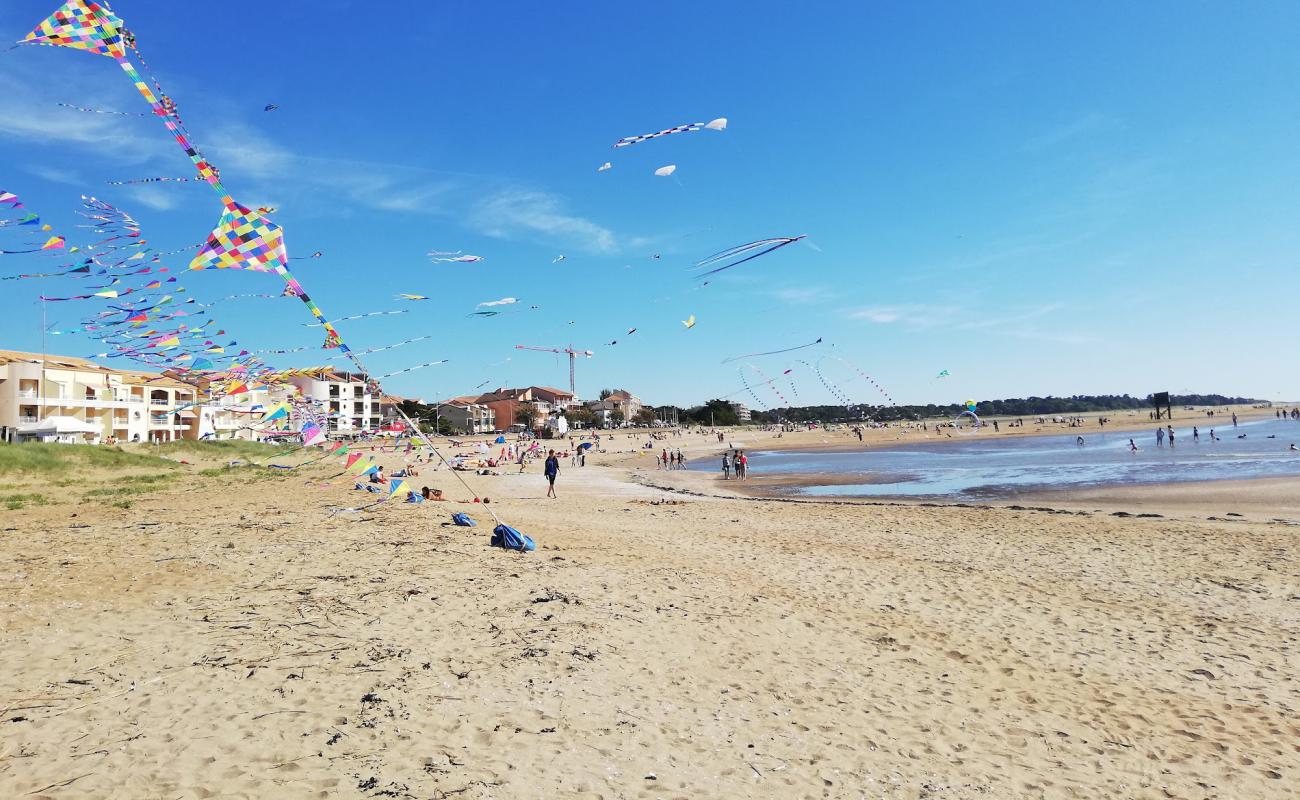 Photo of Rochelets beach with bright sand surface