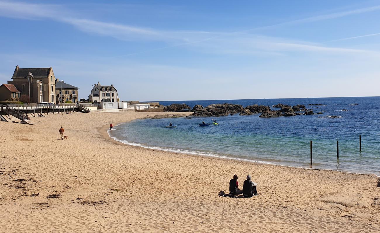 Photo of Plage du port Lin with bright sand surface