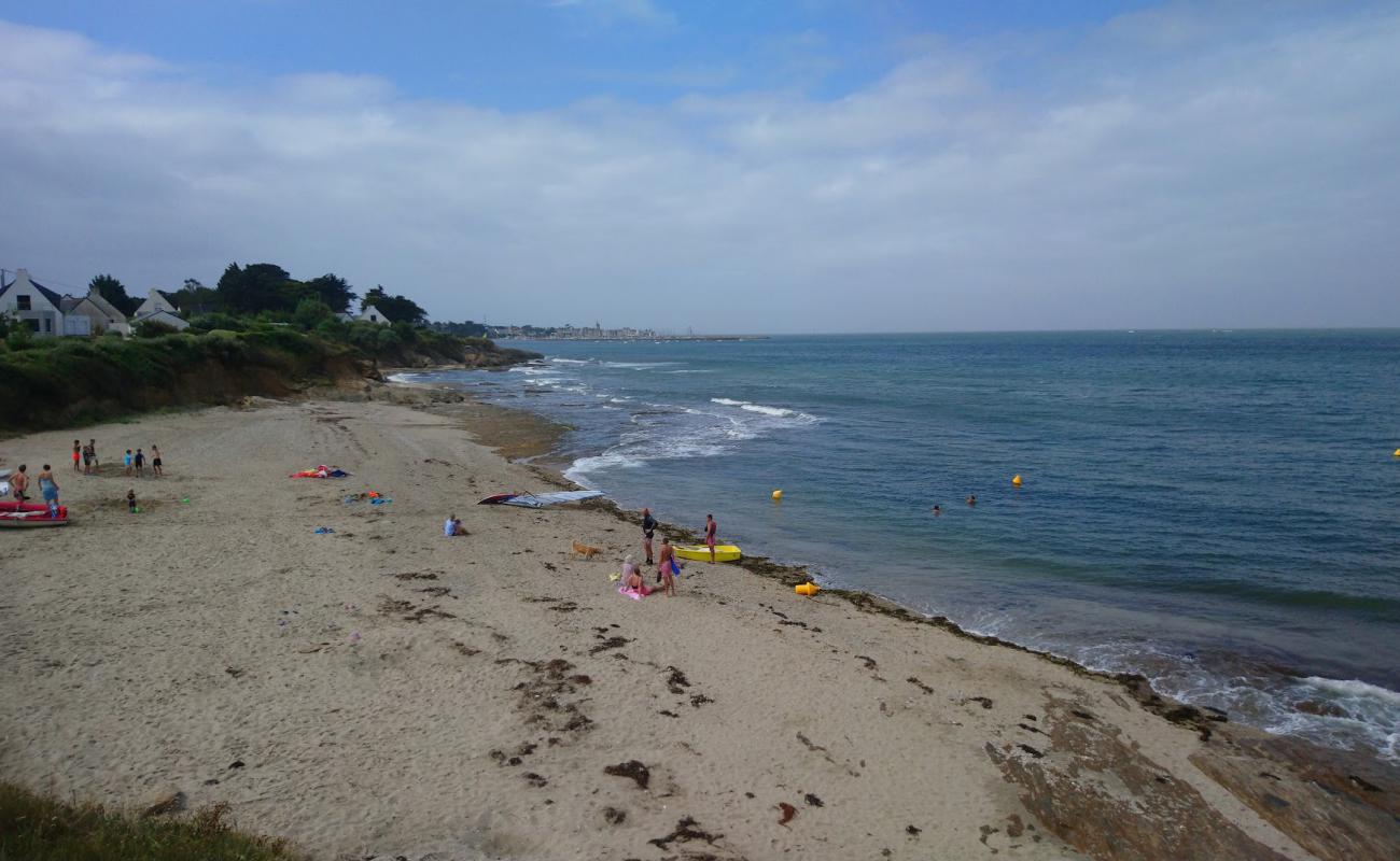 Photo of Plage Port-au-Loup with bright sand surface