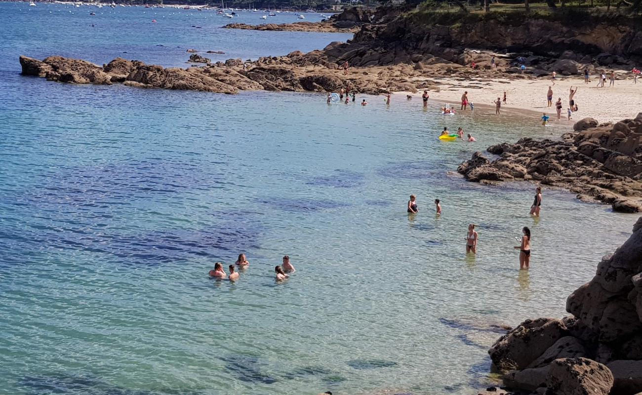 Photo of Plage de Bot-Conan with bright fine sand surface