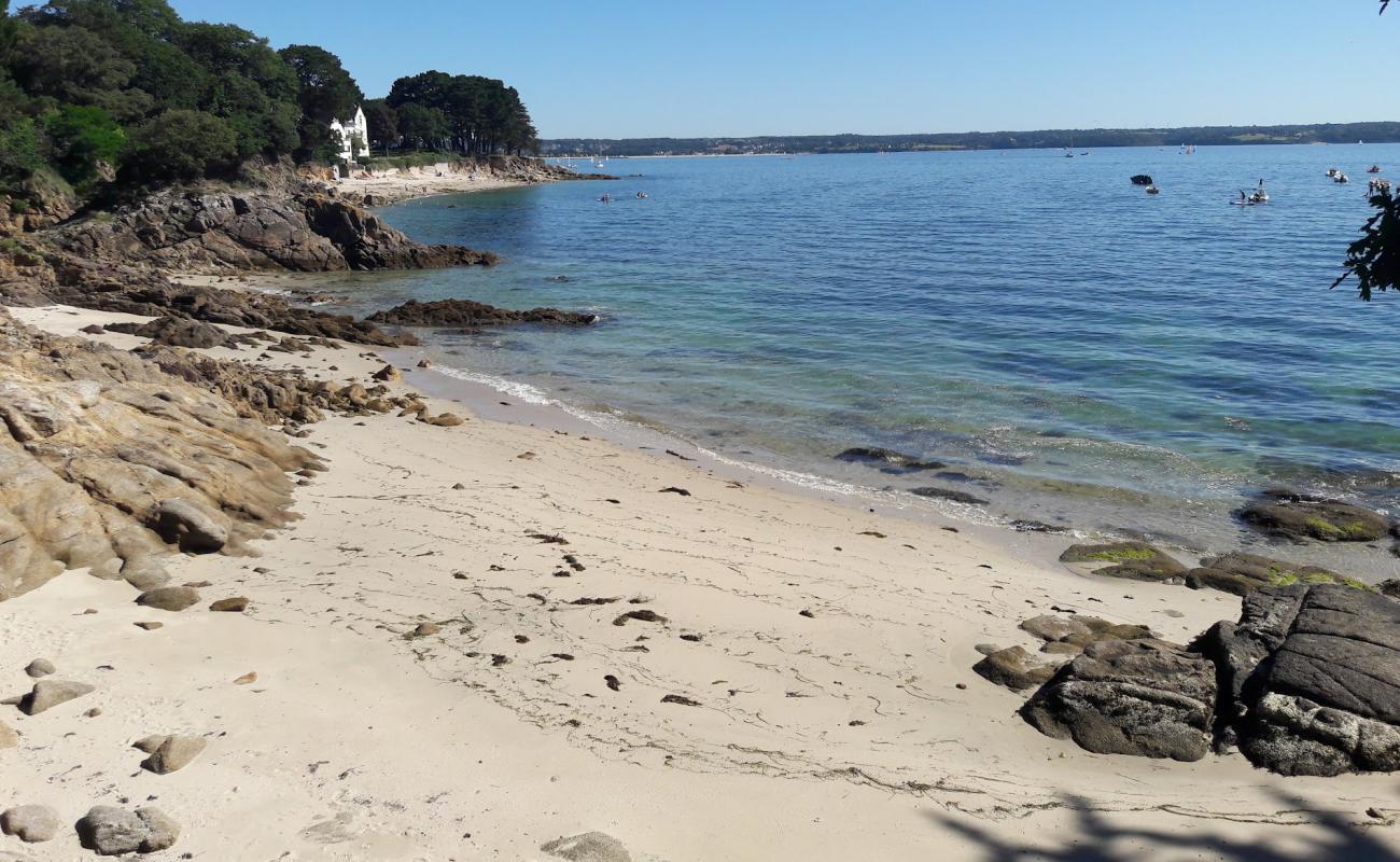 Photo of Plage de Kerveltrec with bright sand surface