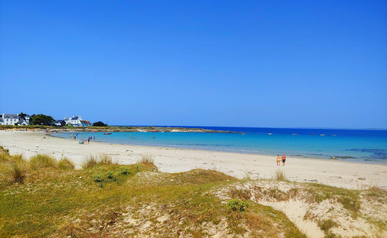 Photo of Plage de Pors Carn with white sand surface