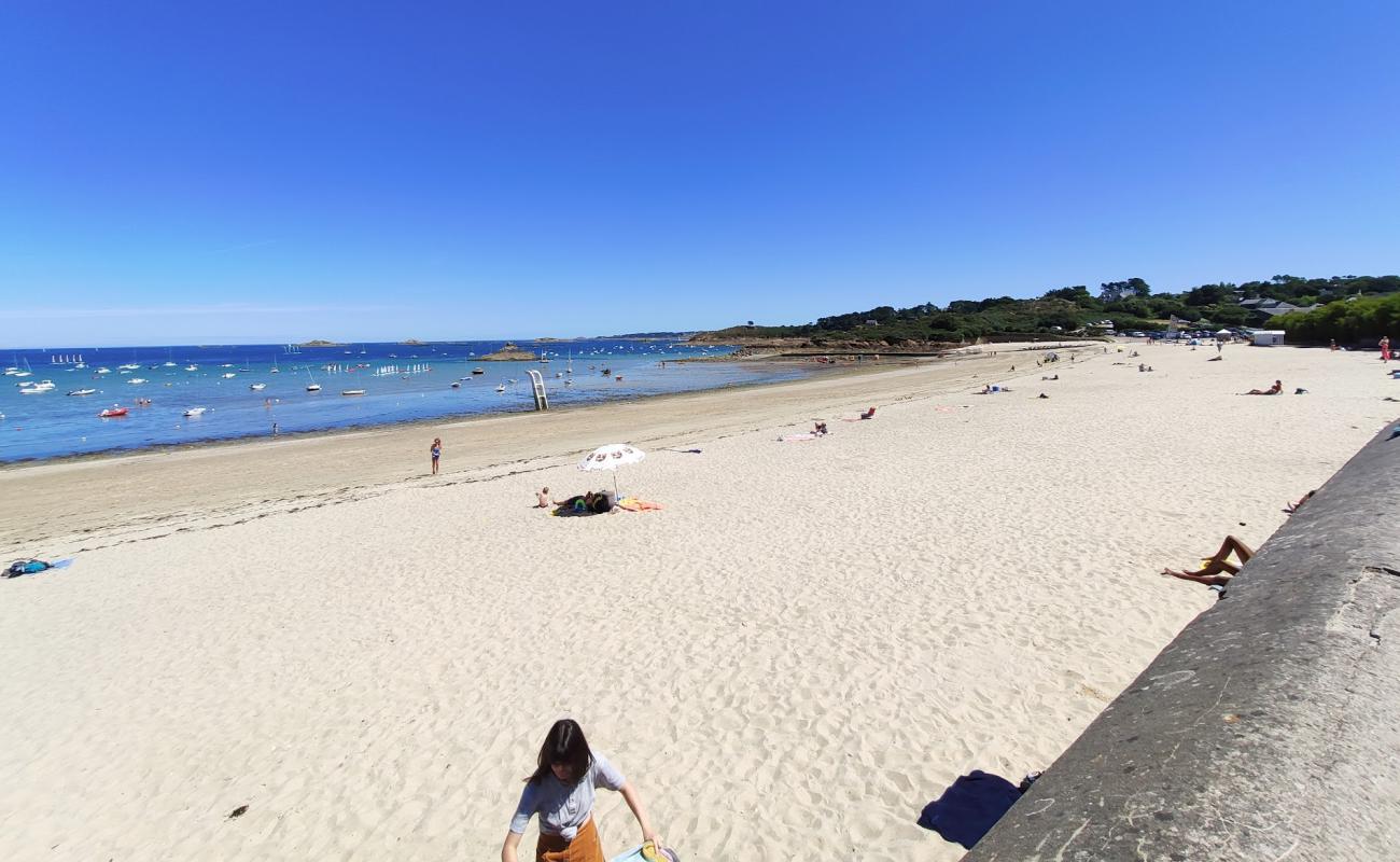 Photo of Plage du Kelenn with bright sand surface