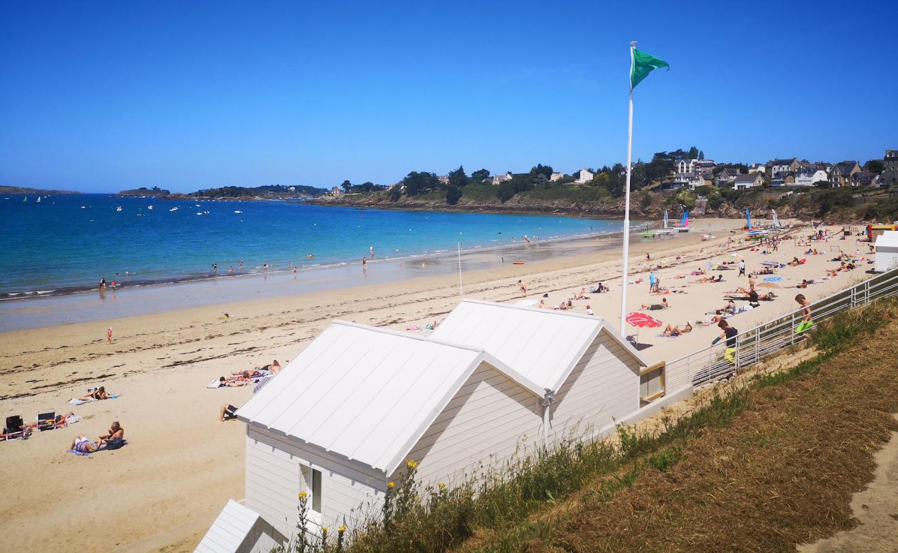 Photo of Plage Saint-Sieuc with bright sand surface