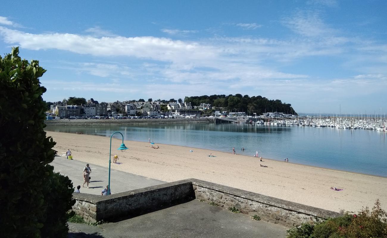 Photo of Plage des Bas Sablons with bright sand surface