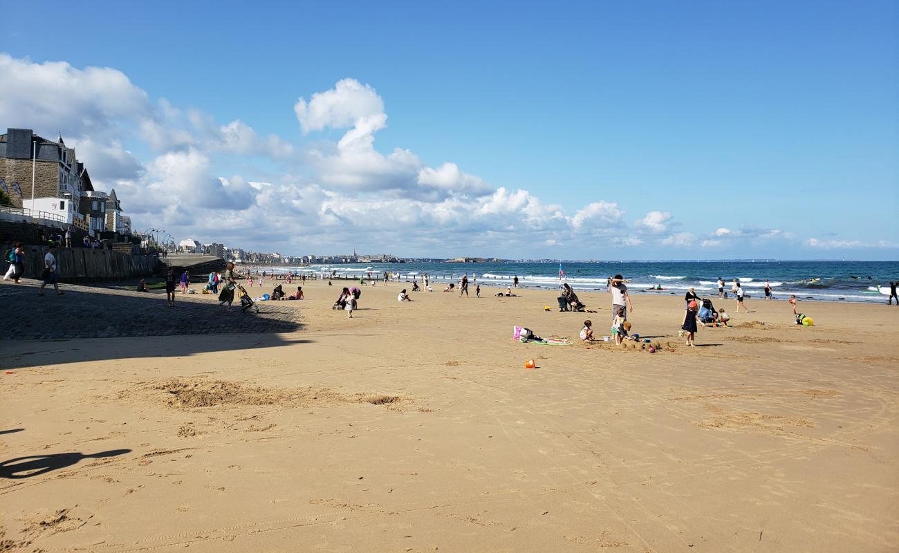 Photo of Plage de Rochebonne with bright sand surface