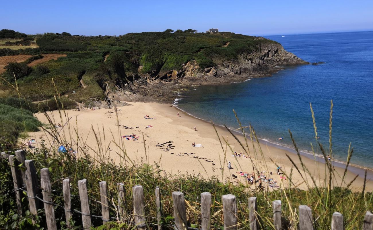 Photo of Plage du Saussaye with bright sand surface