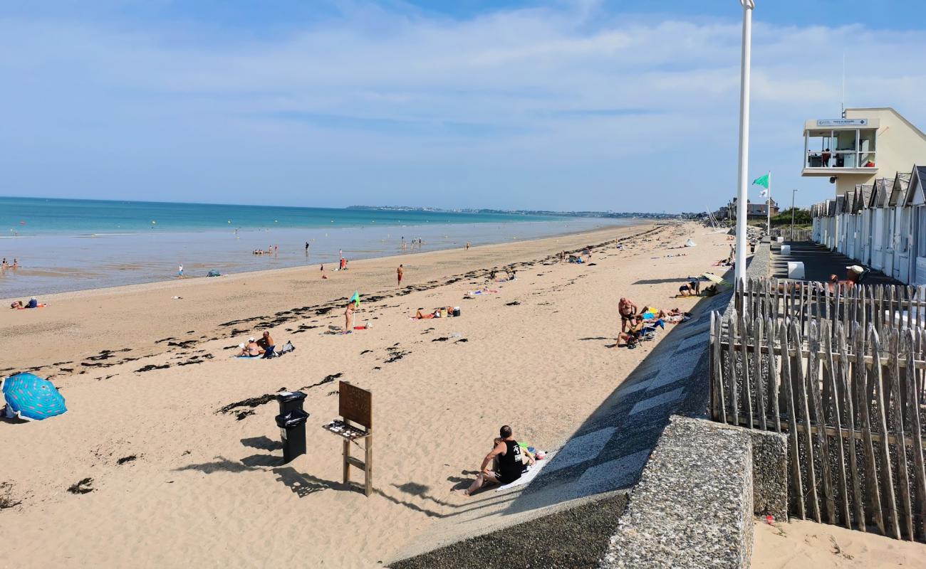 Photo of Plage de Carolles-plage with bright sand surface