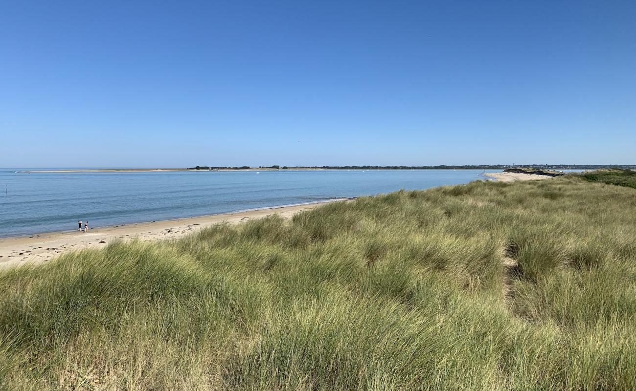 Photo of Montmartin beach with bright sand surface