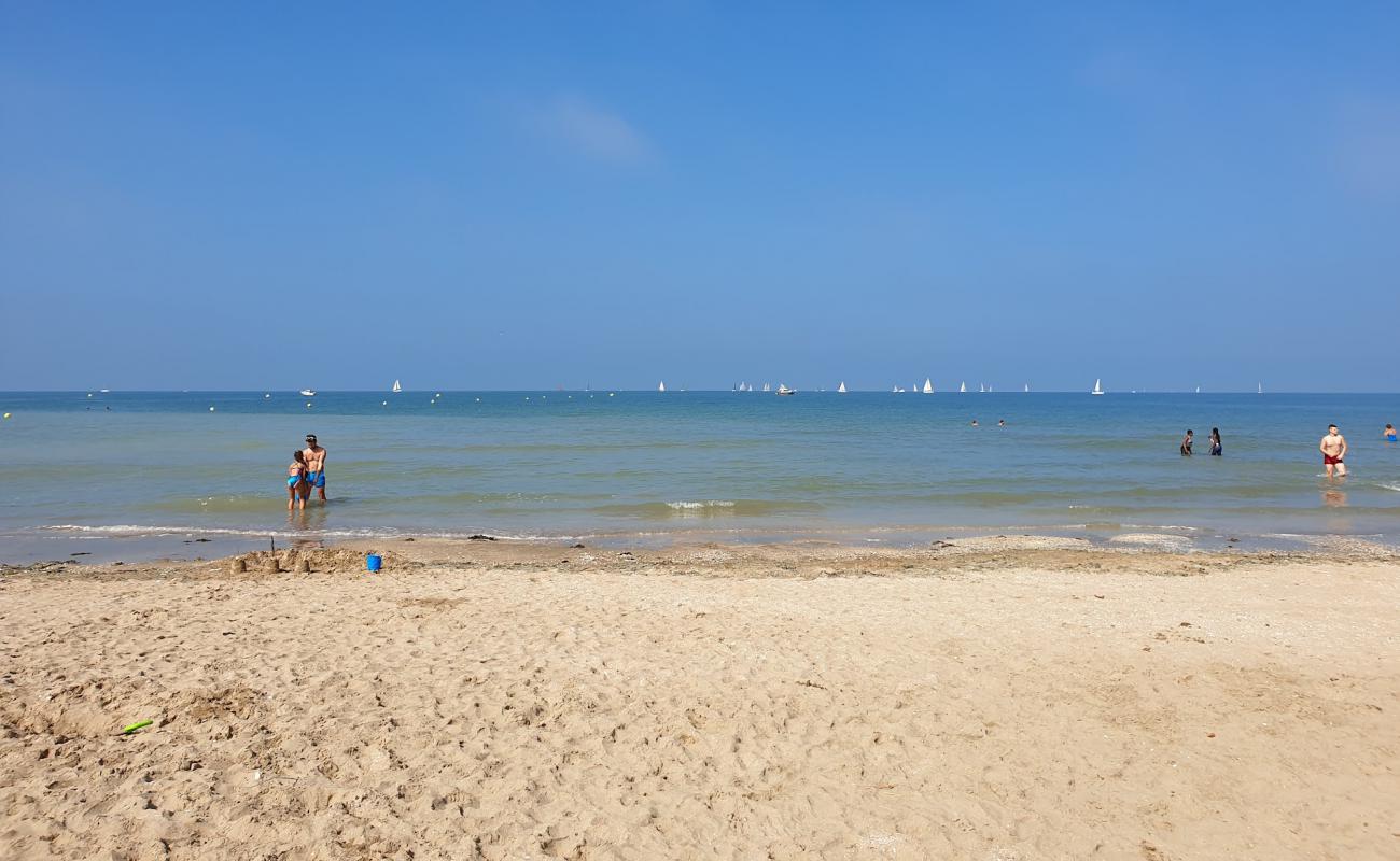 Photo of Deauville Beach with bright sand surface