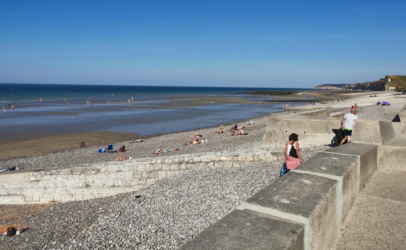 Photo of Plage de St Aubin sur Mer with light pebble surface