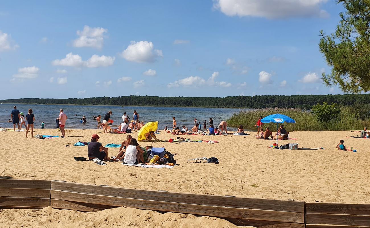 Photo of Plage de Parc de jeu with bright sand surface