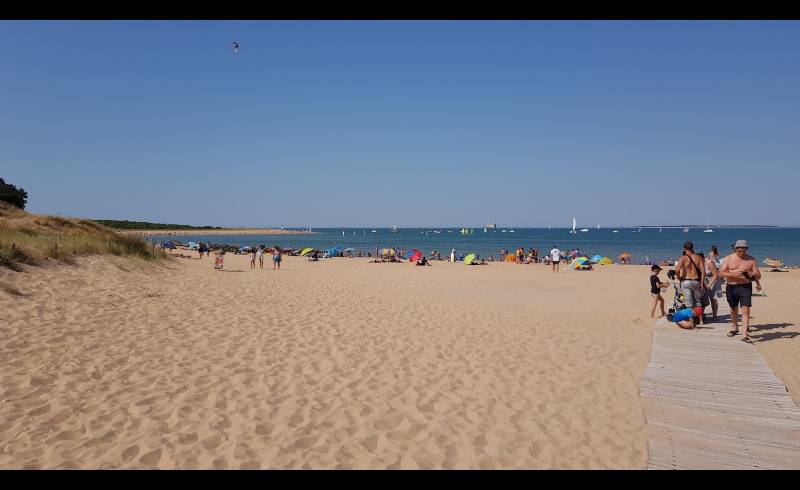 Photo of Plage de Marennes with bright sand surface