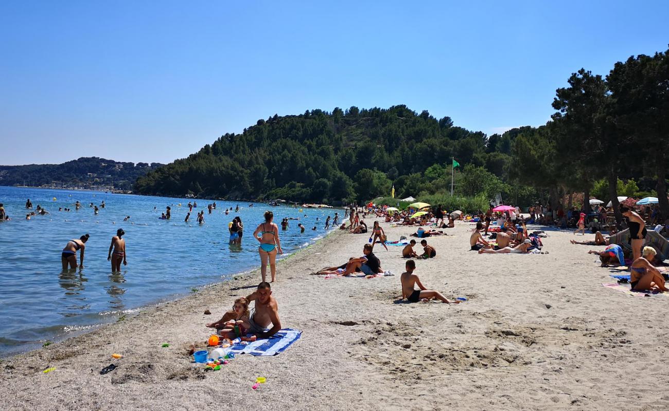 Photo of Plage De La Romaniquette with bright sand surface