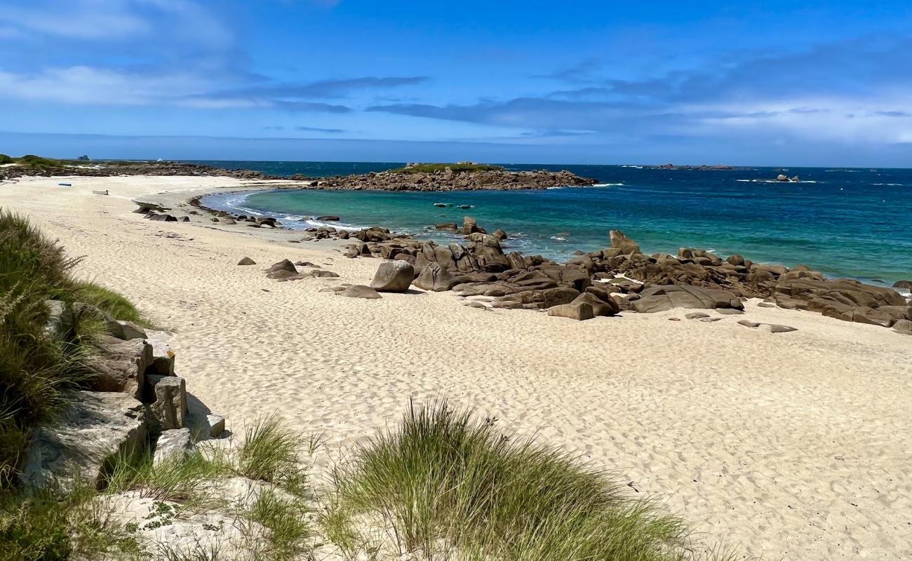 Photo of Plage de Landrellec with bright sand surface