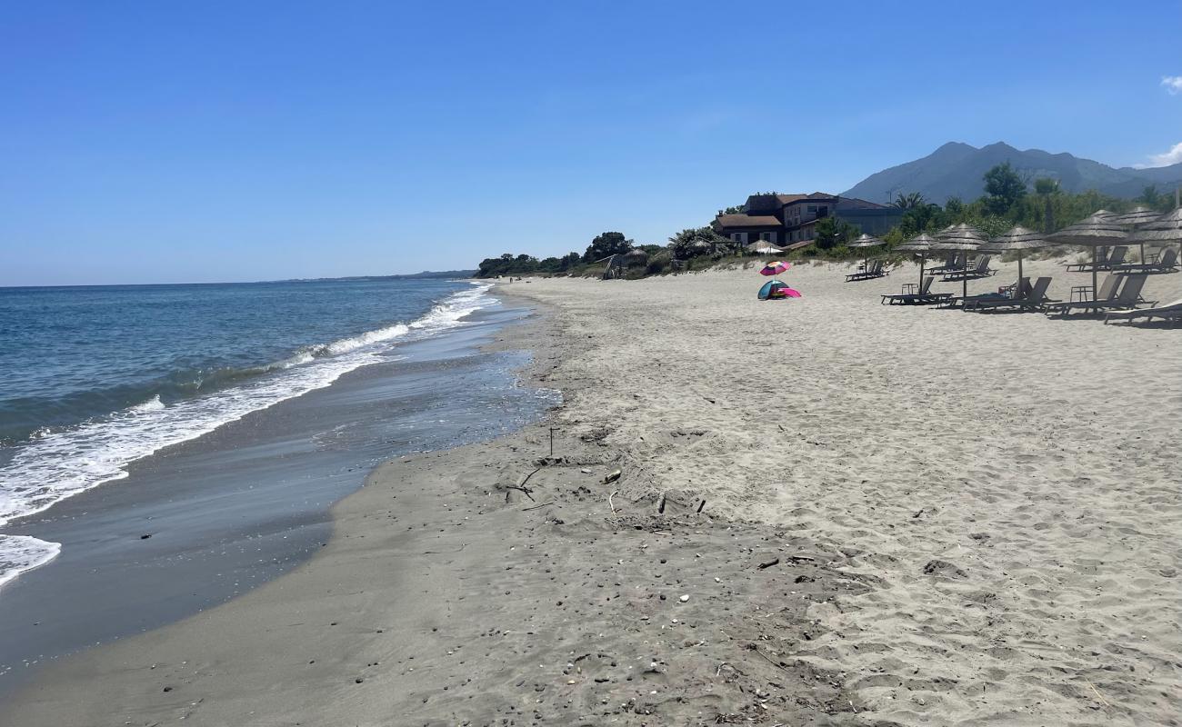 Photo of Plage de la Caravelle with bright sand surface