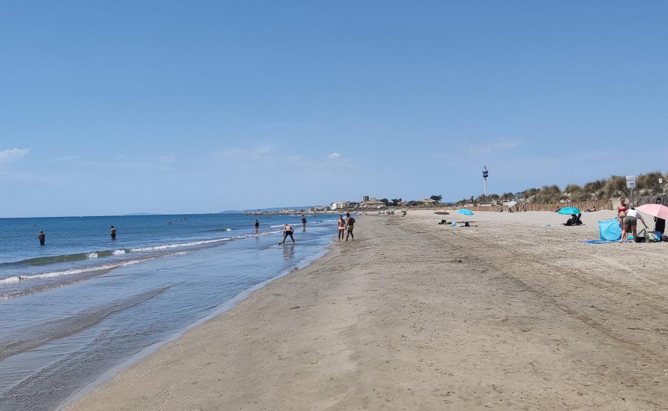 Photo of Plage du Grand Travers with bright sand surface