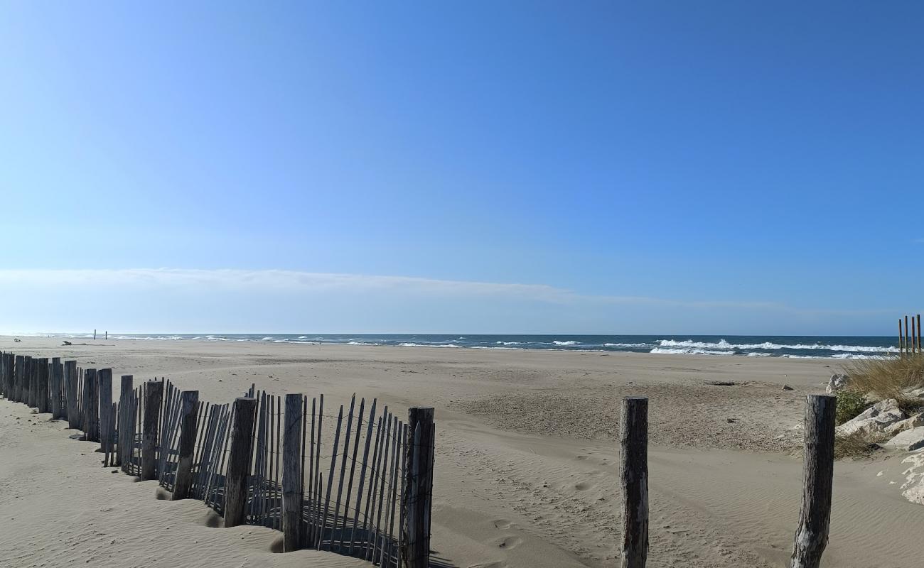 Photo of Plage de la Courbe with bright sand surface