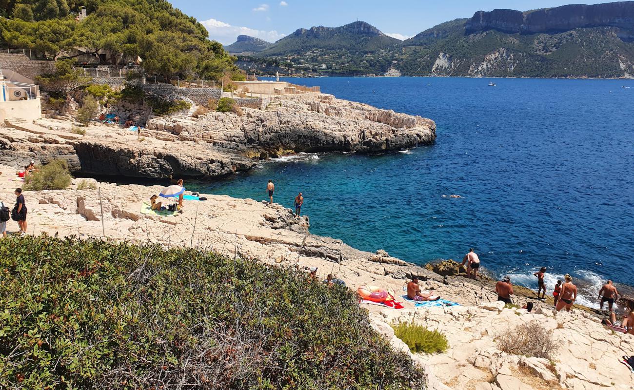 Photo of Plage Bleue with rocks cover surface