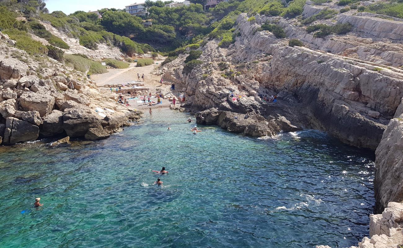 Photo of Zone de baignade du sentier du Littoral with gray fine pebble surface