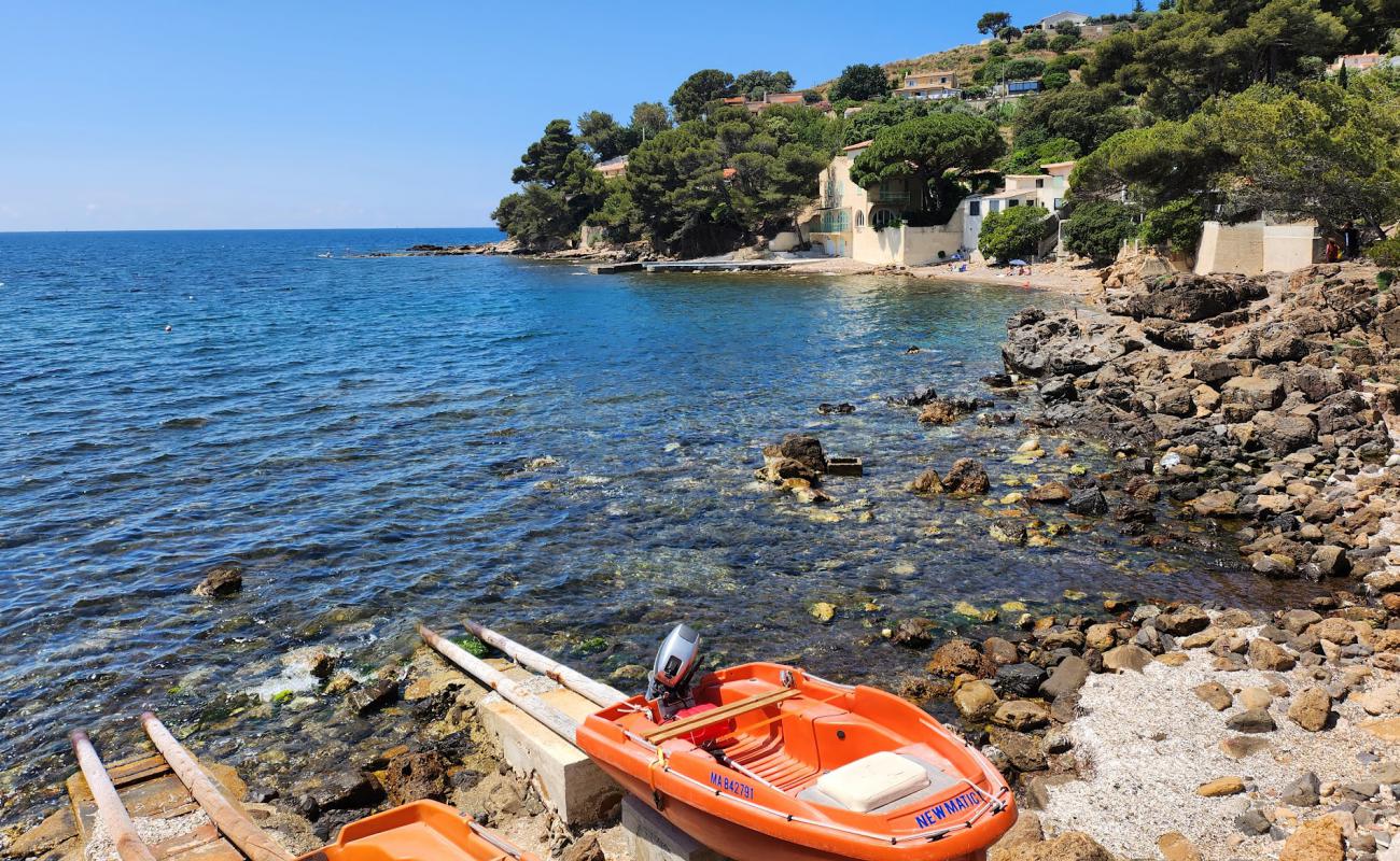 Photo of Plage Le Canebas with gray fine pebble surface