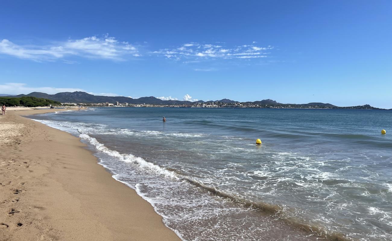 Photo of Plage naturiste des Esclamandes with bright sand surface