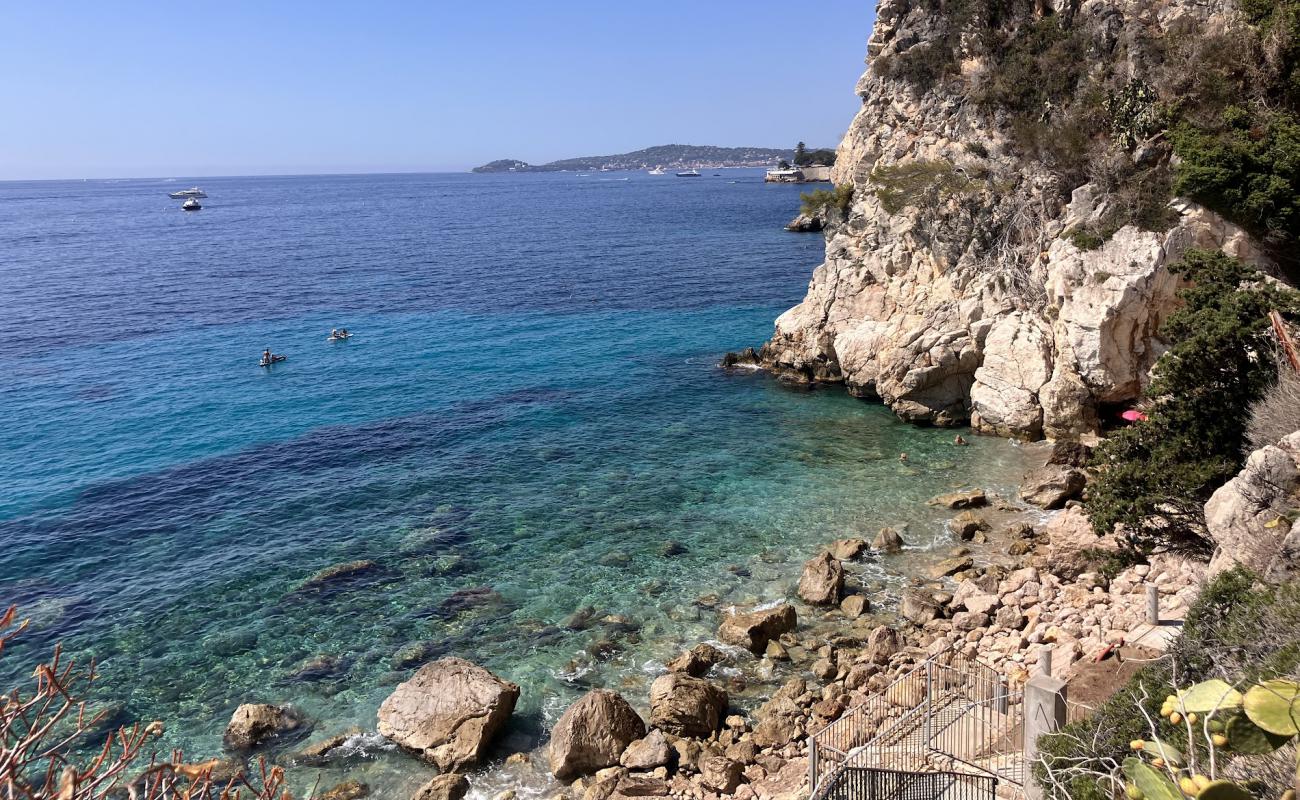 Photo of Plage des Pissarelles with rocks cover surface