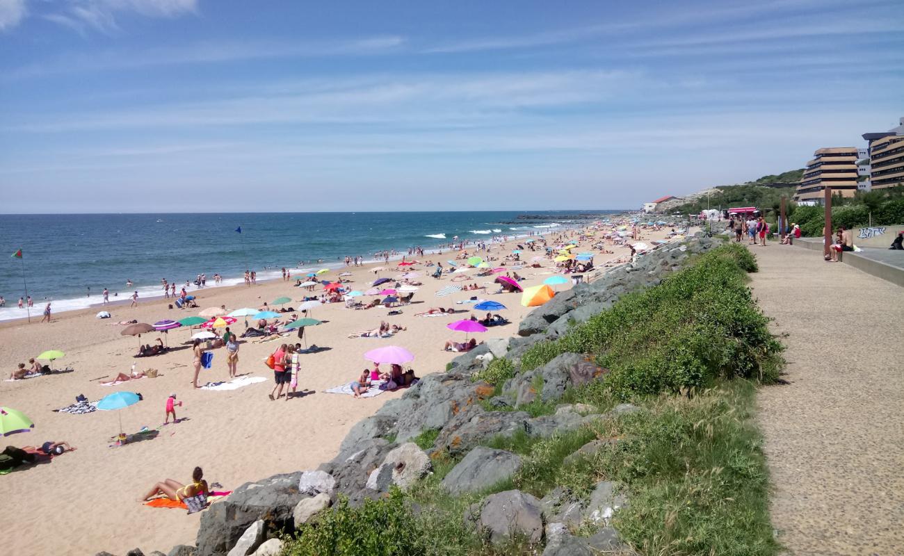 Photo of Plage De La Chambre D'Amour with bright sand surface