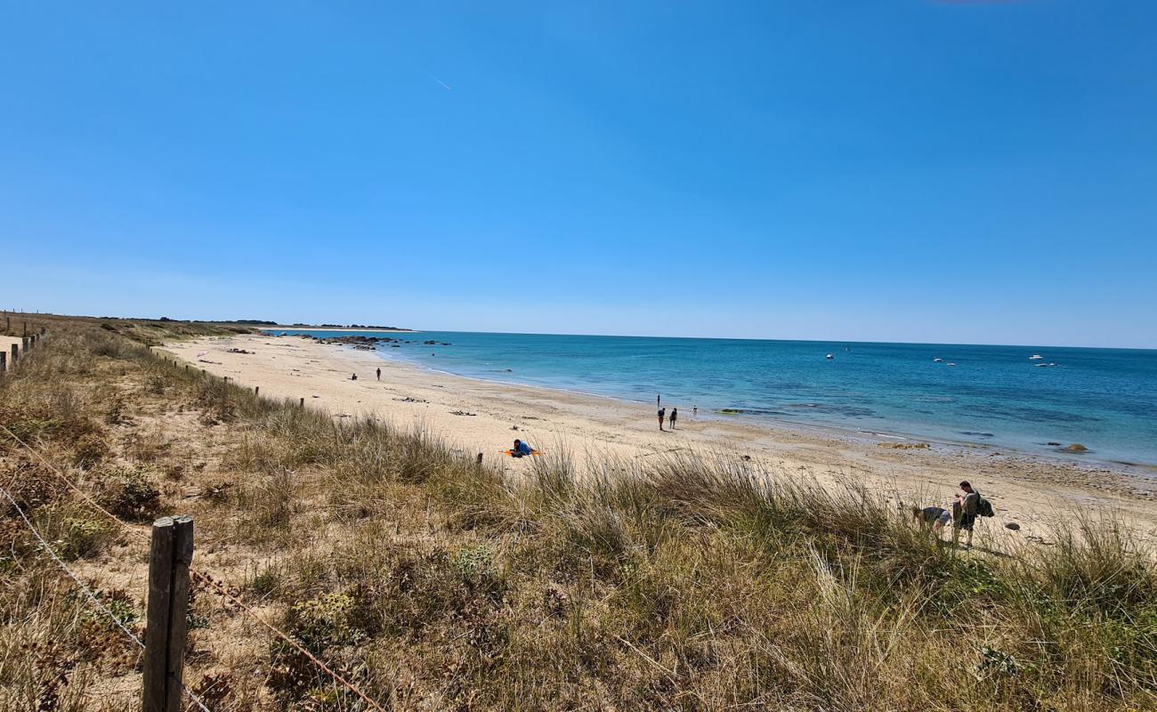 Photo of Plage des Lutins with bright sand surface