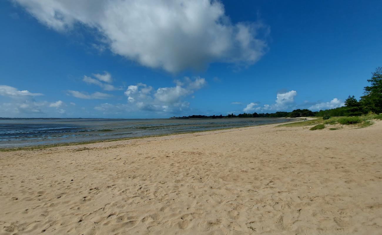 Photo of Plage Du Palandrin with bright sand surface