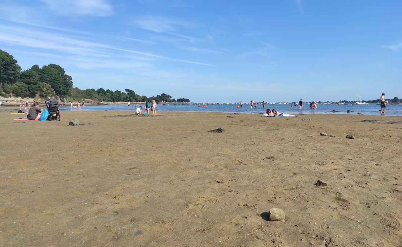 Photo of Plage de Kerbilouet with bright sand surface