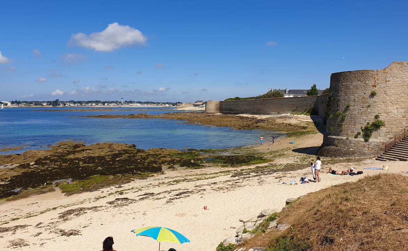 Photo of Plage du Lohic with bright sand surface