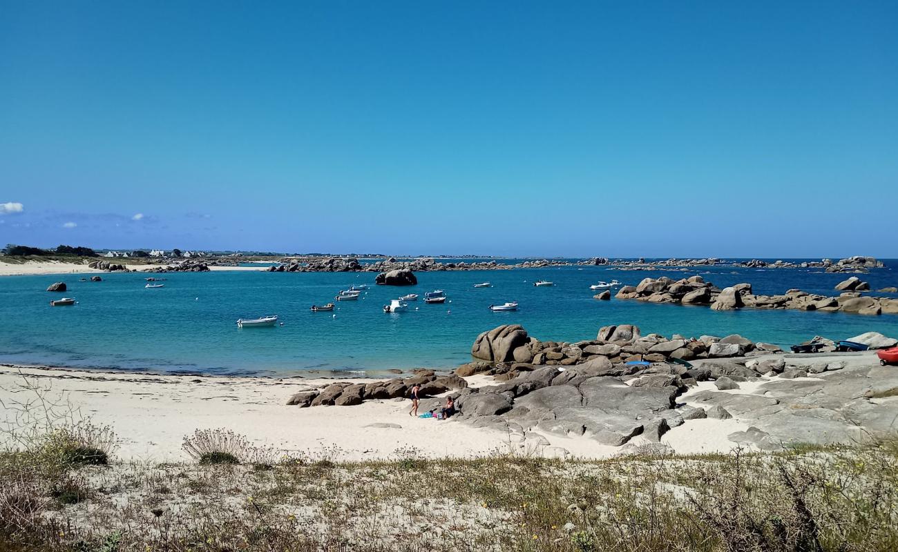 Photo of Plage Nodeven Ruduloc with bright sand surface