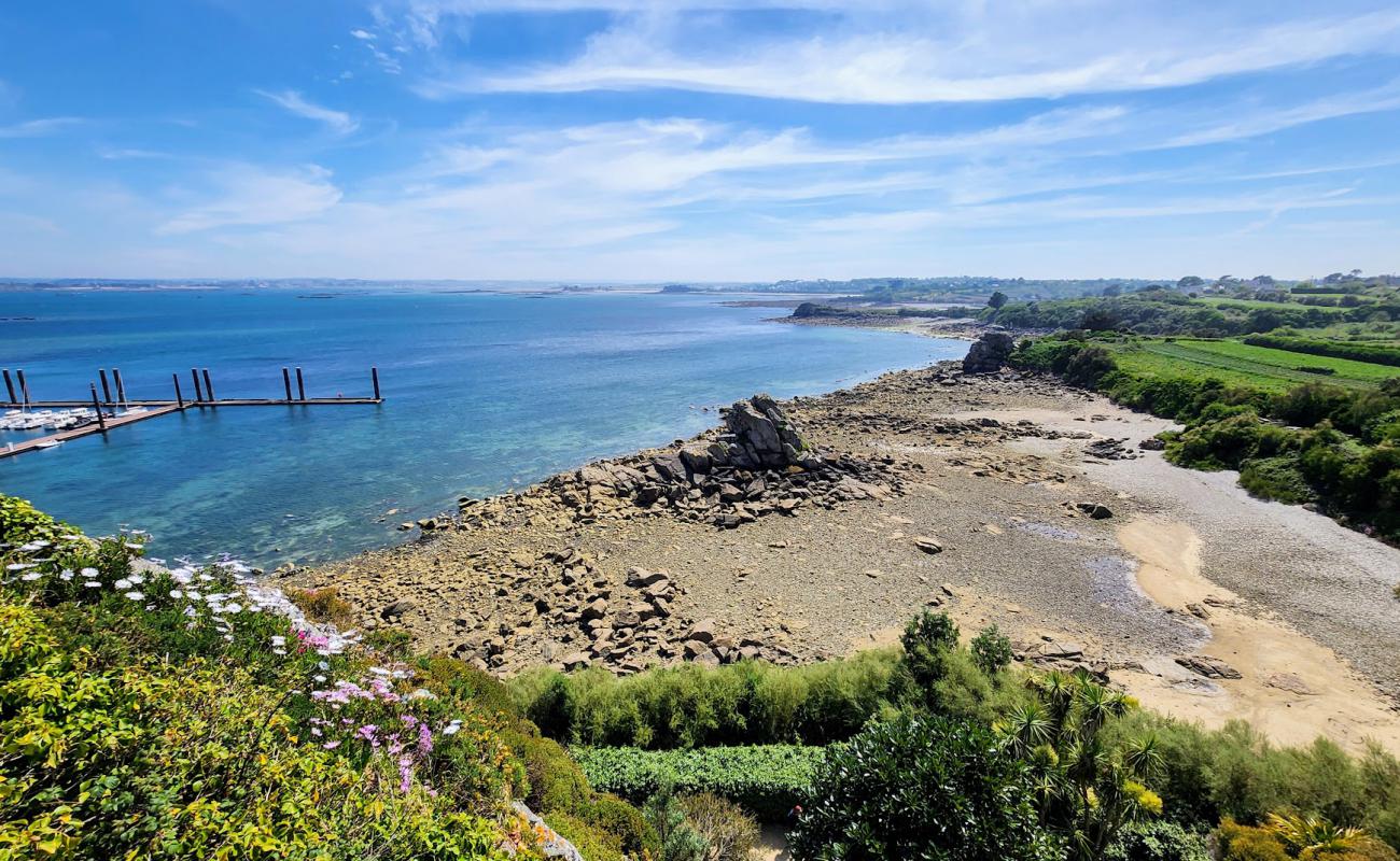 Photo of Plage du Traon Erc'h with bright sand surface