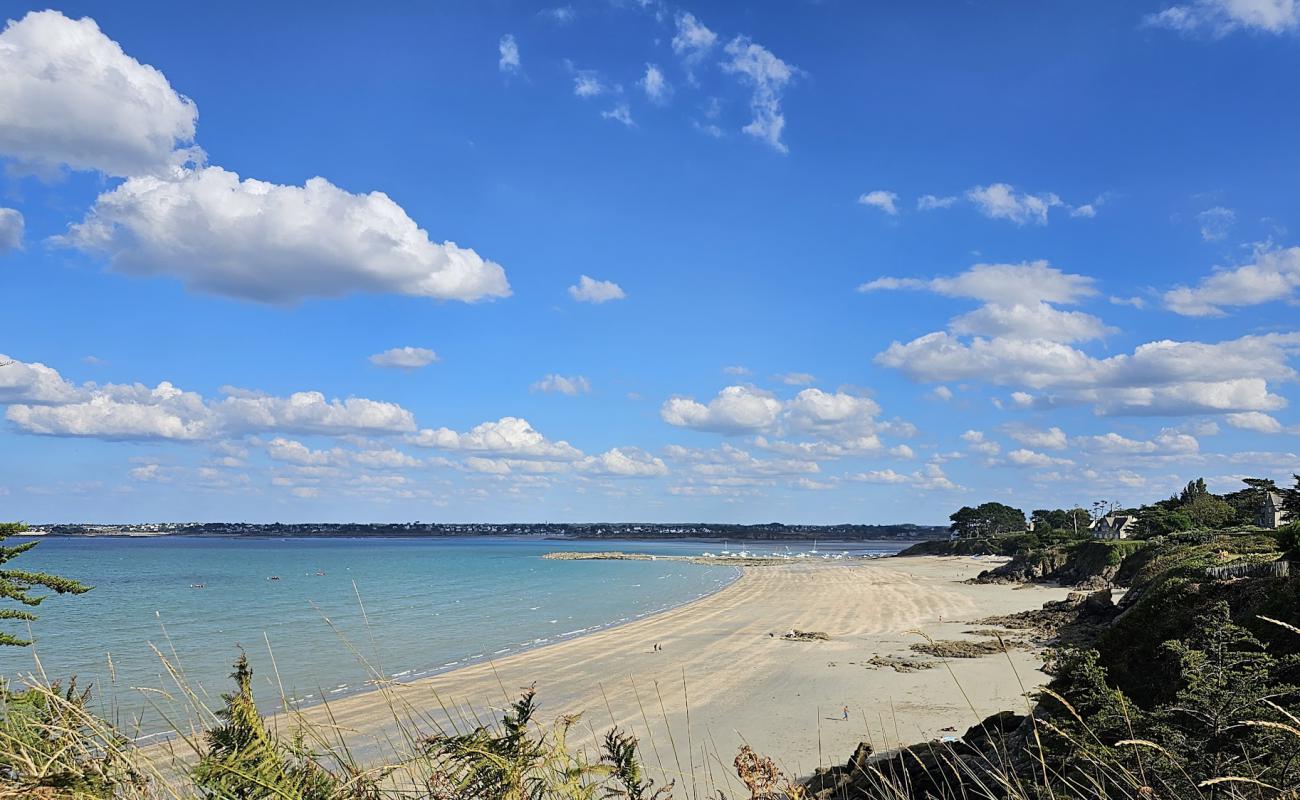 Photo of Plage de la Pissotte with bright sand surface