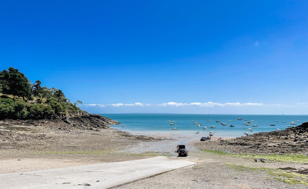 Photo of Plage de Port Picain with gray fine pebble surface