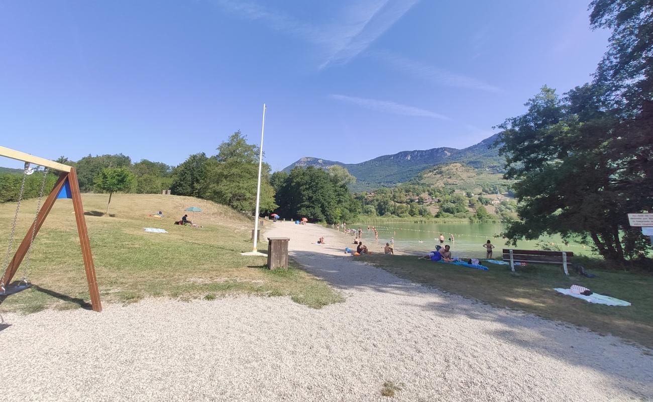 Photo of Plage Du Lac De Saint-Jean-de-Chevelu with bright sand surface