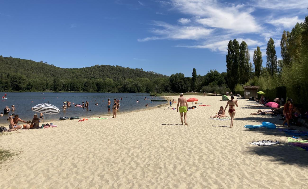 Photo of Plage de Grolejac with bright sand surface