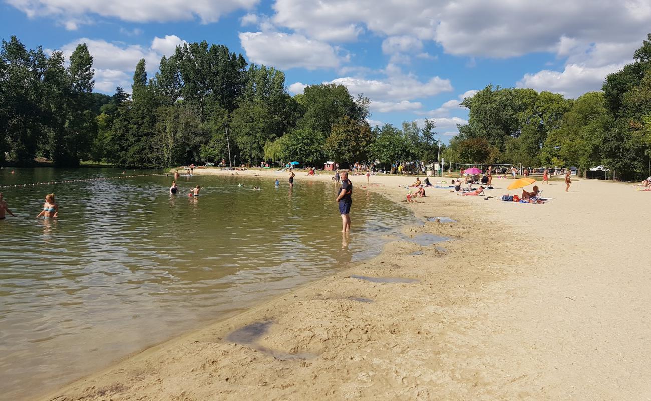 Photo of Plage d'Aubeterre with bright sand surface