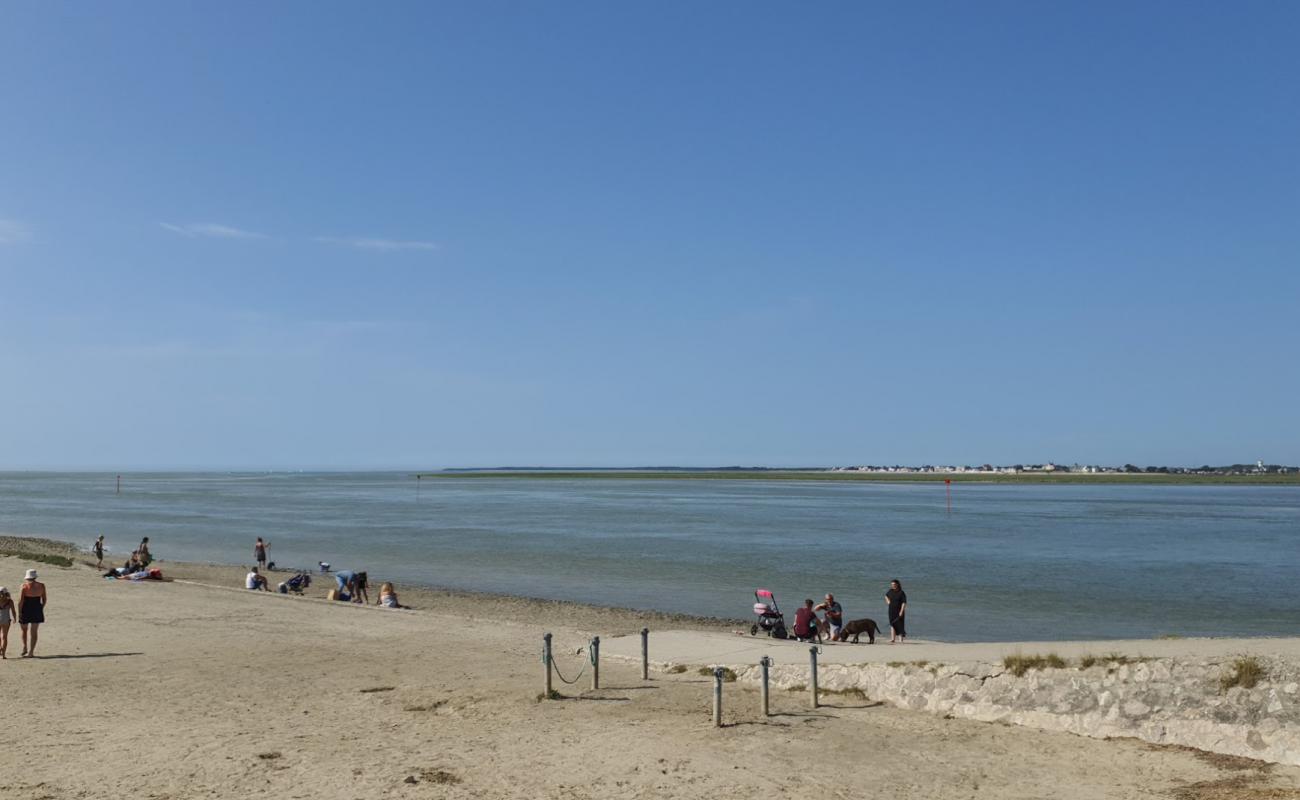 Photo of Plage de Saint-Valery-sur-Somme with bright sand surface