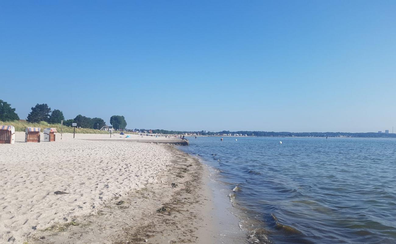 Photo of Surendorfer Beach with bright sand surface