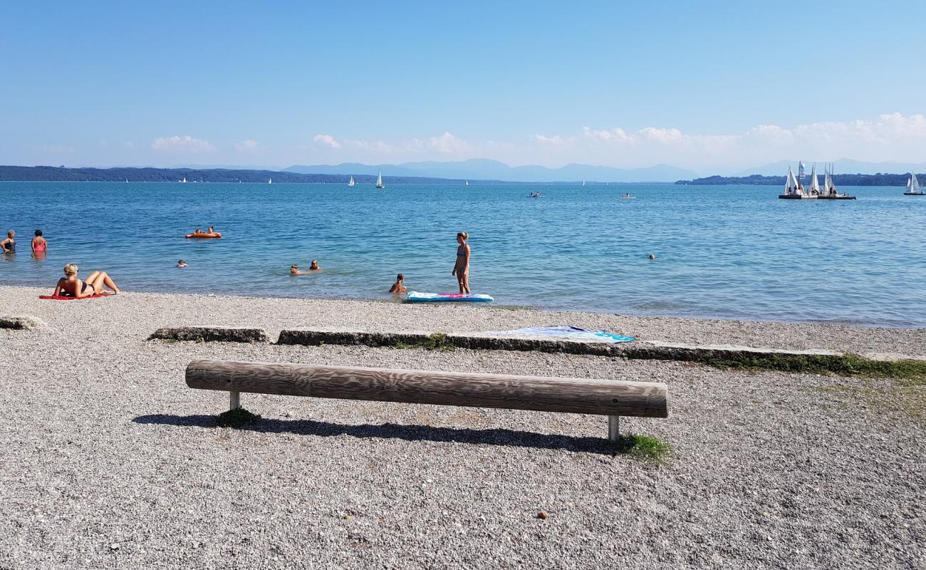 Photo of Spielplatz Tutzing Brahmspromenade with light fine pebble surface