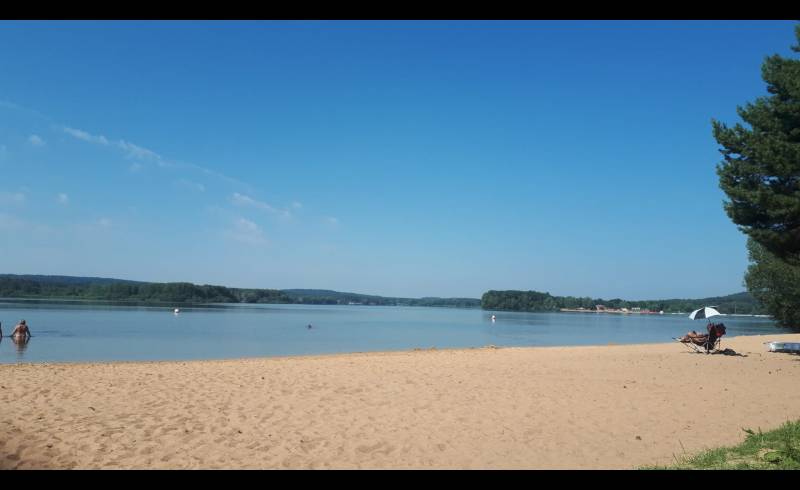 Photo of FKK-Strand Absberg with bright sand surface