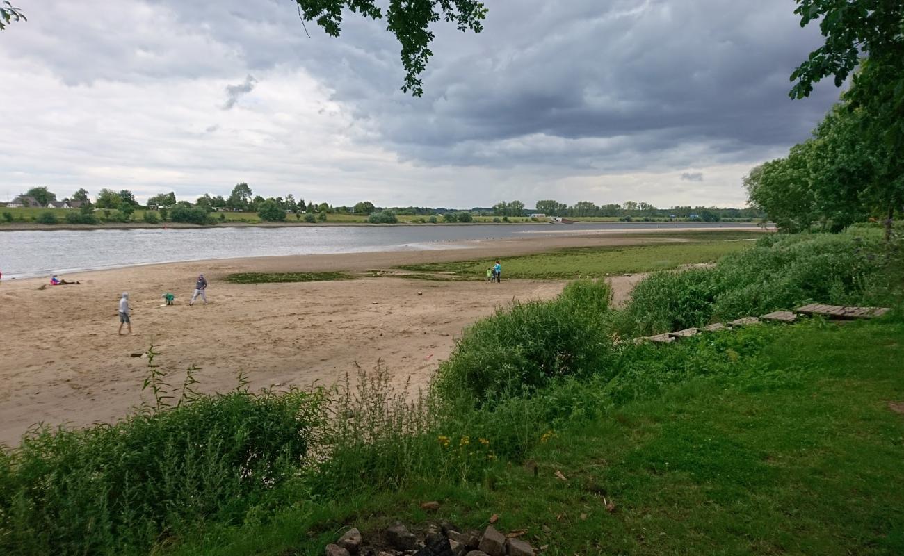 Photo of Stover Beach with bright sand surface