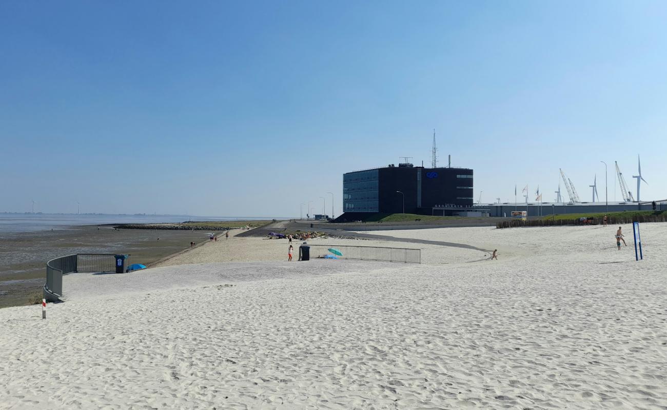 Photo of Strand Paviljoen Delfzijl with bright sand surface